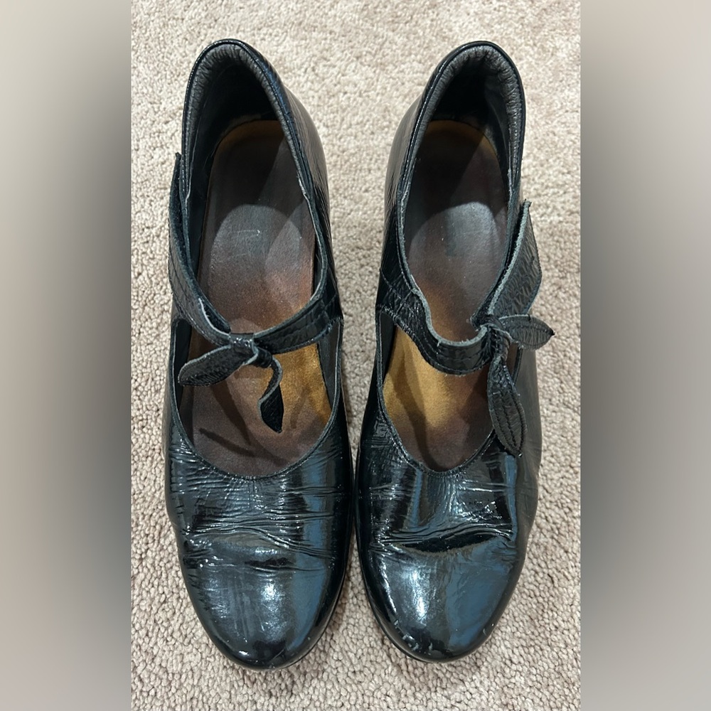 Naot Black Patent Leather Mary Jane Pumps